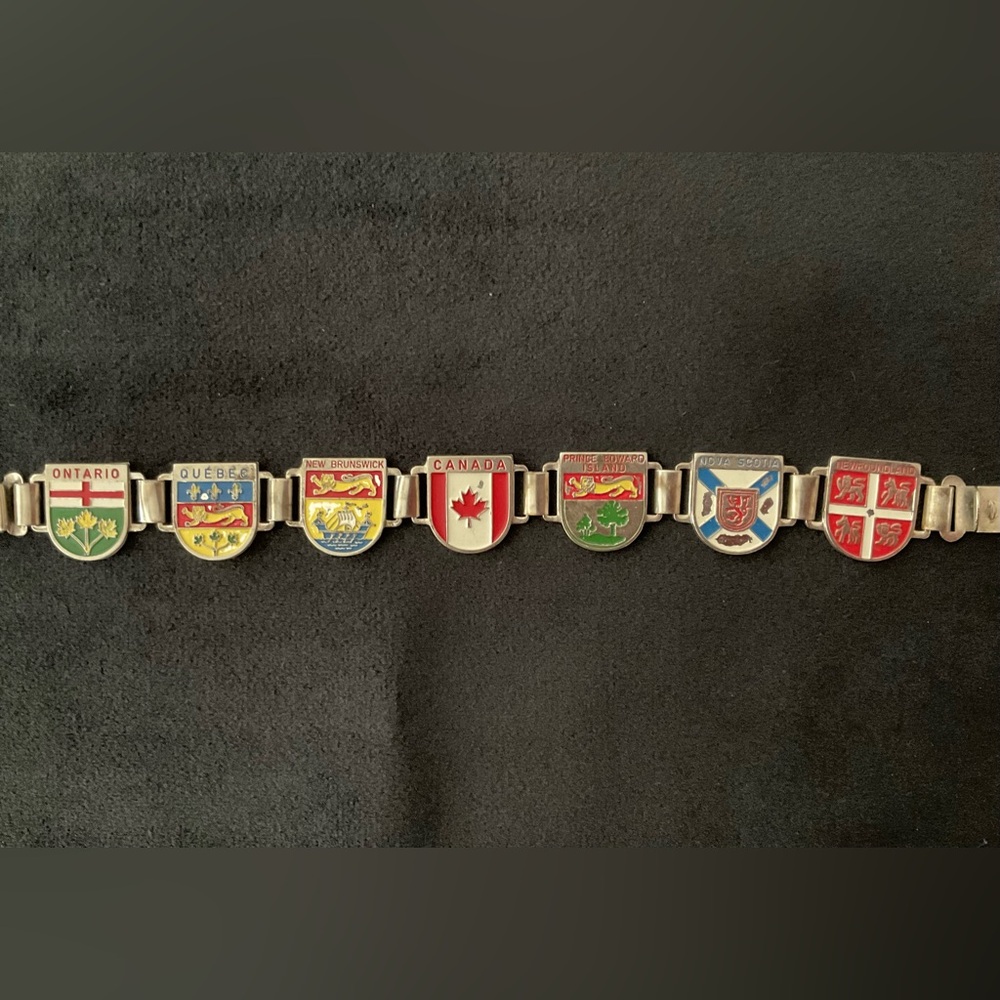 #155 Canadian Provinces Flags Shield Enamel Link Souvenir Bracelet